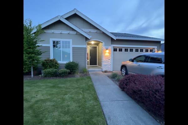 House sit in Bonney Lake, WA, US