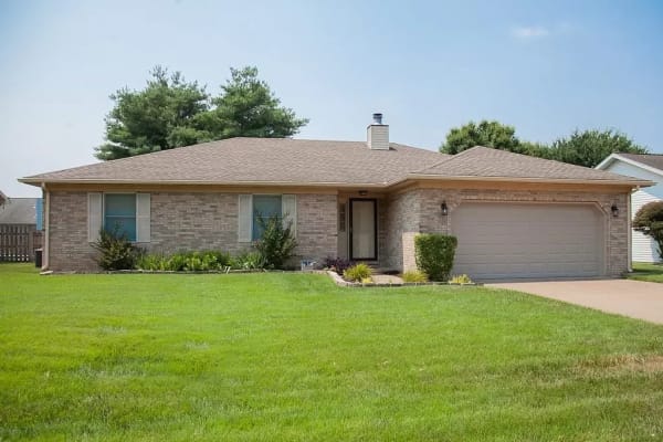 House sit in Evansville, IN, US