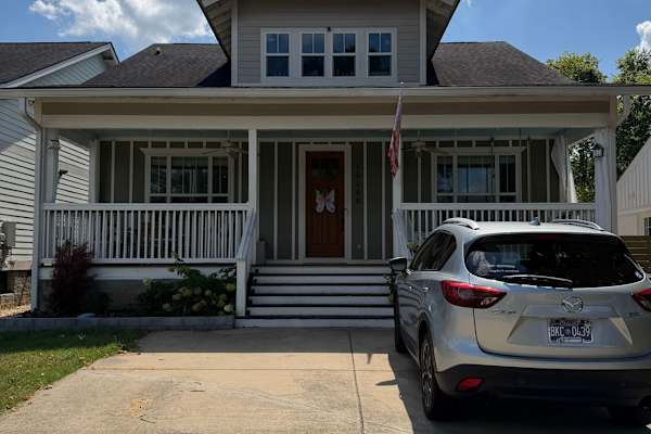 House sit in Nashville, TN, US