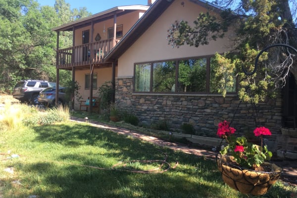House sit in Cedar Crest, NM, US