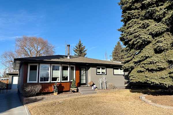 House sit in Sherwood Park, AB, Canada