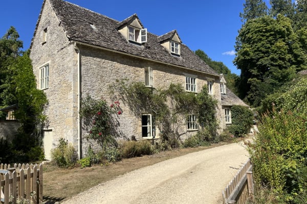 House sit in Cirencester, United Kingdom