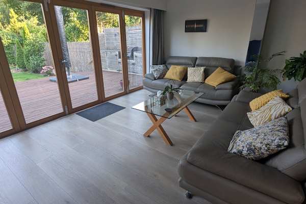 House sit in Staines, United Kingdom