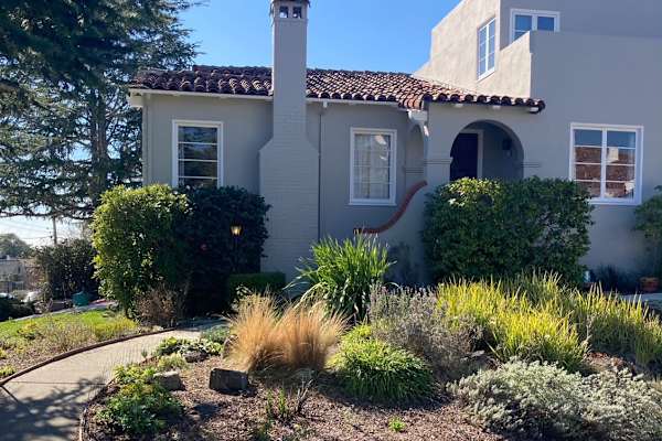 House sit in Oakland, CA, US