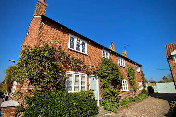 House sit in Cropwell Butler, United Kingdom