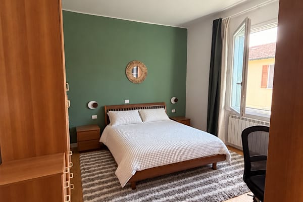 House sit in Campi Bisenzio, Italy