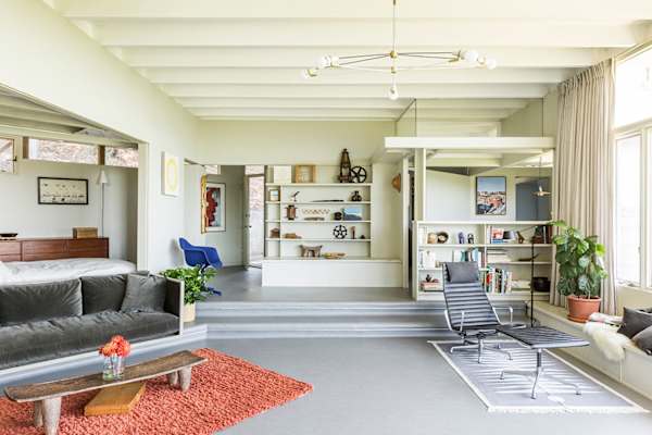 House sit in Los Angeles, CA, US