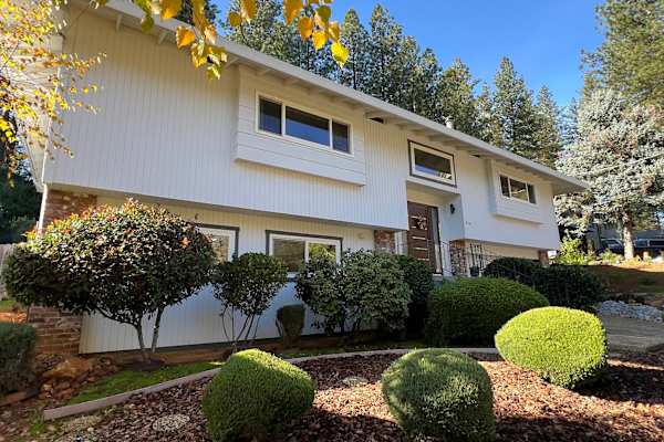 House sit in Grass Valley, CA, US