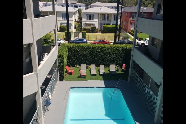 House sit in Los Feliz, CA, US