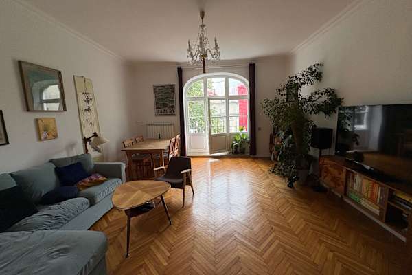 House sit in Warsaw, Poland