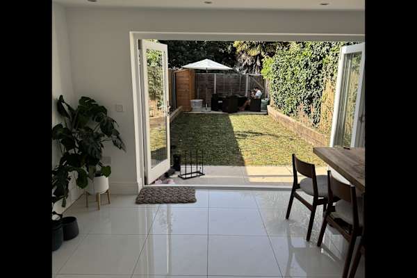 House sit in Twickenham, United Kingdom