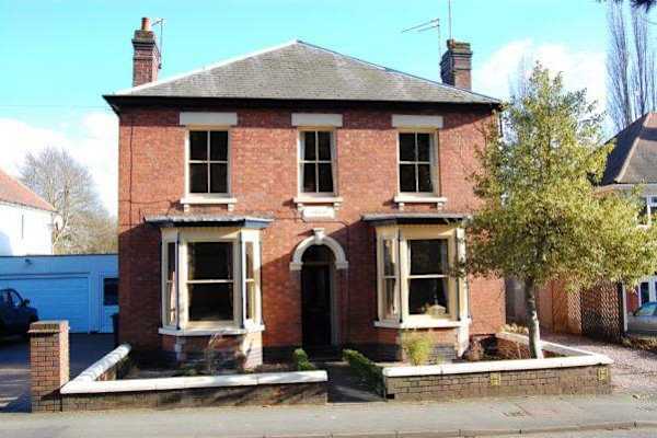 House sit in Tettenhall, United Kingdom
