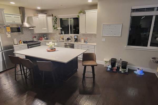 House sit in Renton, WA, US