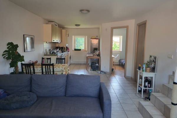 House sit in Saint-Genis-Pouilly, France