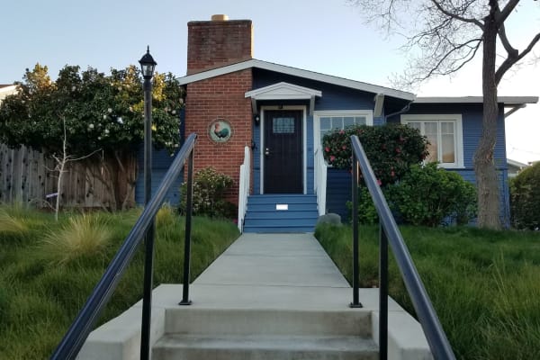 House sit in Vallejo, CA, US