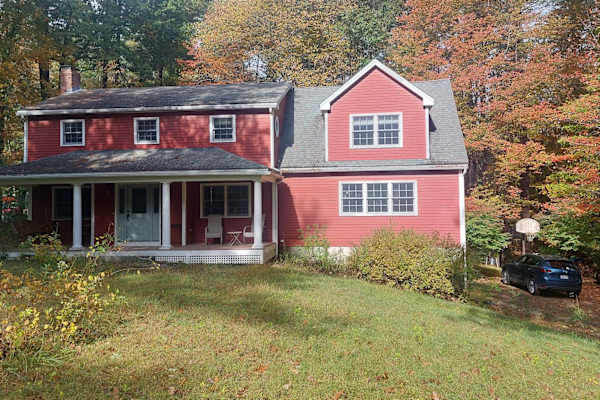 House sit in Harvard, MA, US