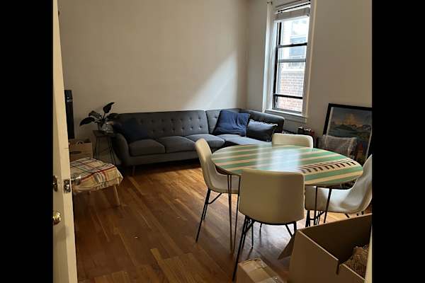 House sit in Borough of Queens, NY, US