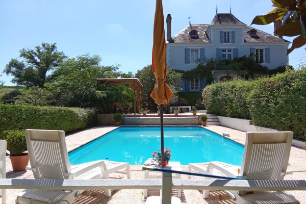 House sit in Arget, France