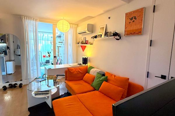 House sit in Brooklyn, NY, US