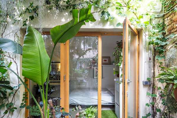 House sit in Barcelona, Spain