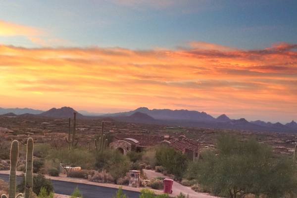 House sit in Carefree, AZ, US
