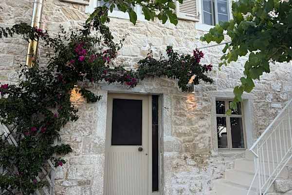 House sit in Corfu, Greece