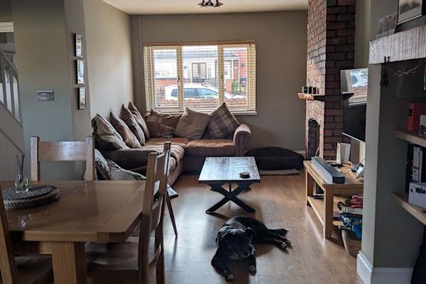 House sit in Ebbw Vale, United Kingdom