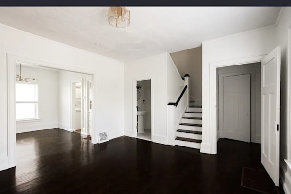 House sit in Detroit, MI, US