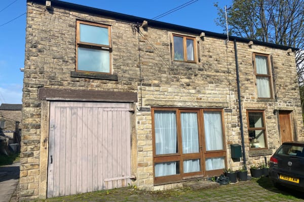 House sit in Glossop, United Kingdom