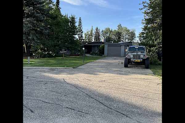 House sit in Edmonton, AB, Canada