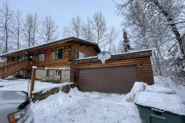 House sit in Eagle River, AK, US