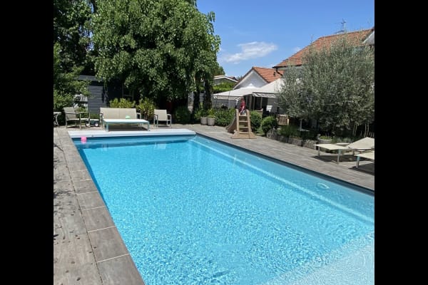 House sit in Meinier, Switzerland