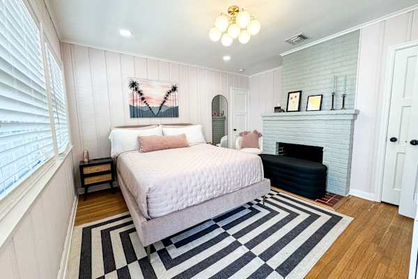 House sit in Pasadena, CA, US