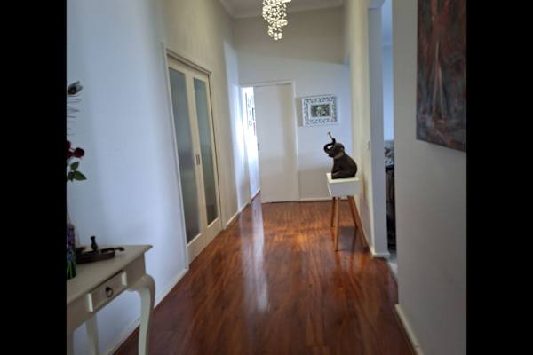 House sit in Melbourne, VIC, Australia