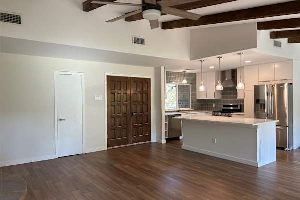 House sit in Austin, TX, US