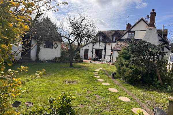 House sit in Upton upon Severn, United Kingdom