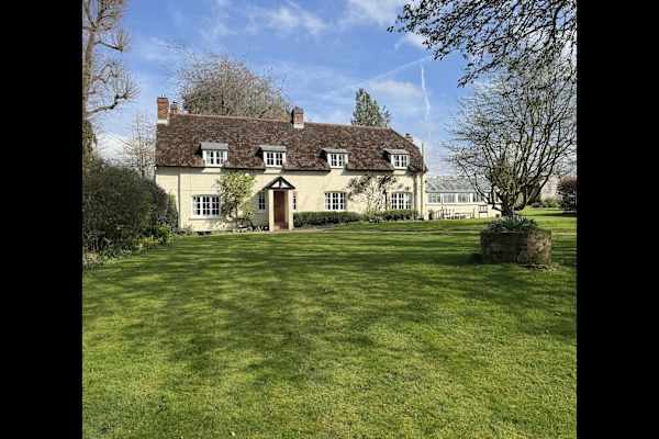 House sit in Stevenage, United Kingdom