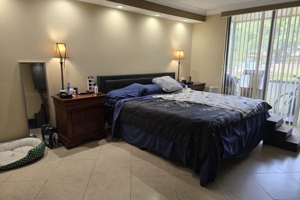 House sit in Dania Beach, FL, US