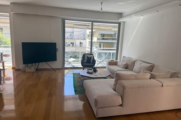 House sit in Palaió Fáliro, Greece