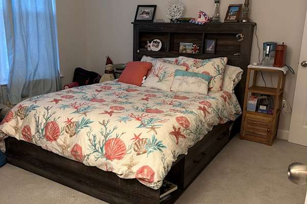 House sit in National Harbor, MD, US