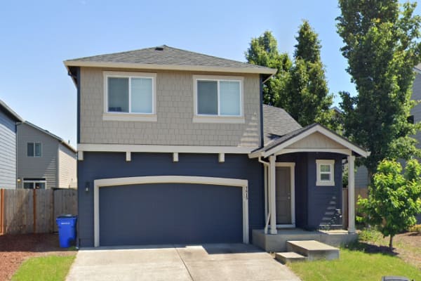 House sit in Five Corners, WA, US