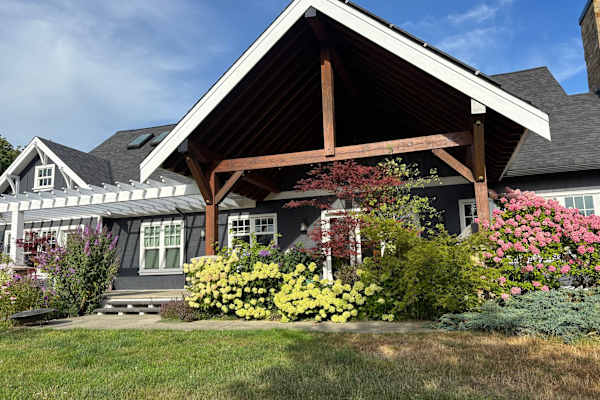 House sit in Cobble Hill, BC, Canada