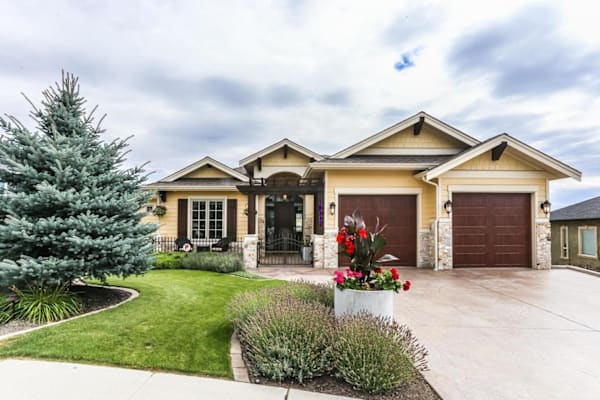 House sit in Kelowna, BC, Canada