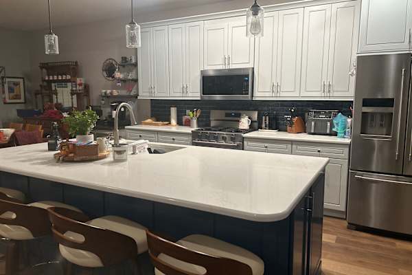 House sit in Lawrence, KS, US