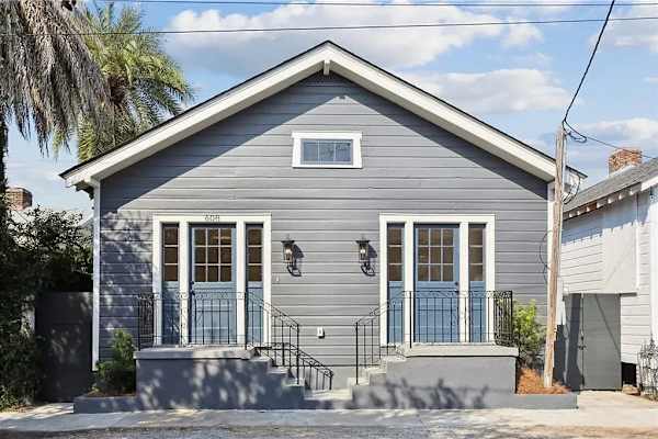 House sit in New Orleans, LA, US