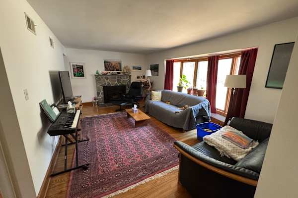 House sit in Boston, MA, US