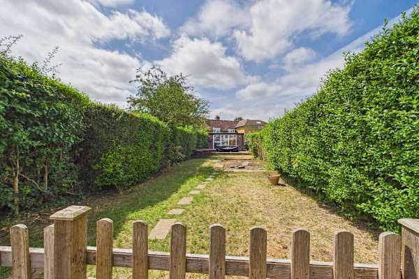 House sit in Walton on the Hill, United Kingdom