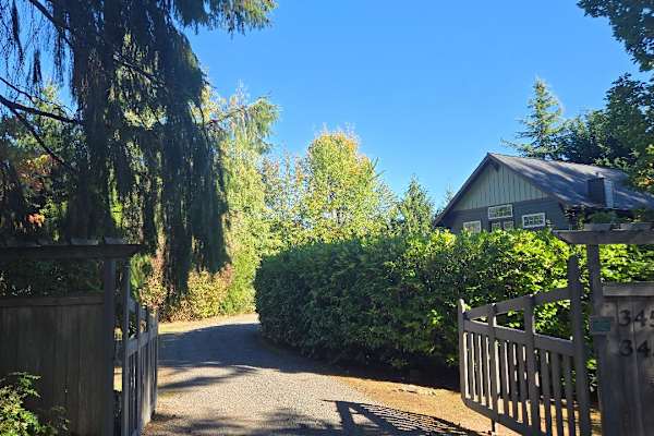 House sit in Bainbridge Island, WA, US