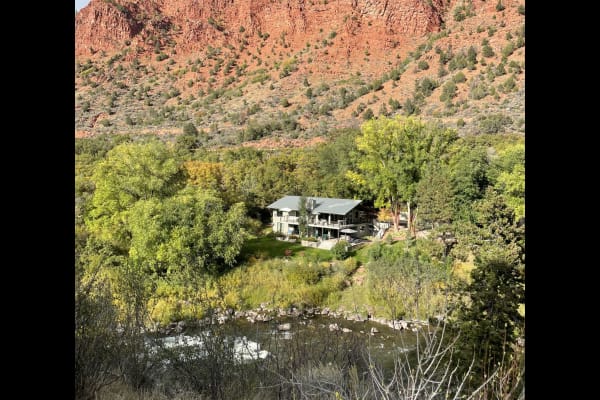 House sit in Glenwood Springs, CO, US