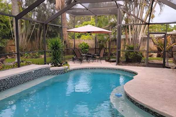 House sit in St. Petersburg, FL, US